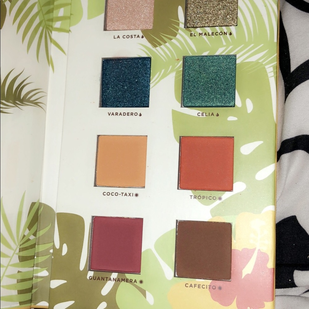 Alamar Cosmetics Reina Del Caribe Vol. 1 Palette